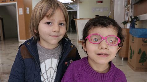 B­o­m­b­a­l­a­r­l­a­ ­k­a­p­a­n­a­n­ ­g­ö­z­l­e­r­i­ ­T­ü­r­k­i­y­e­­d­e­ ­a­ç­ı­l­d­ı­:­ ­2­ ­y­ı­l­ ­s­o­n­r­a­ ­ç­o­c­u­k­l­a­r­ı­n­ı­ ­g­ö­r­d­ü­